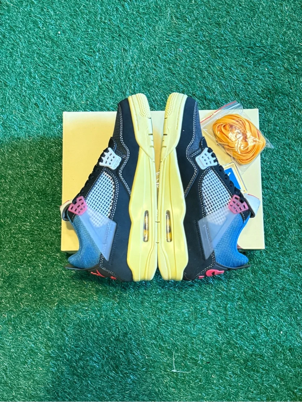 Air Jordan 4 Retro UNLA ‘Off-Noir’